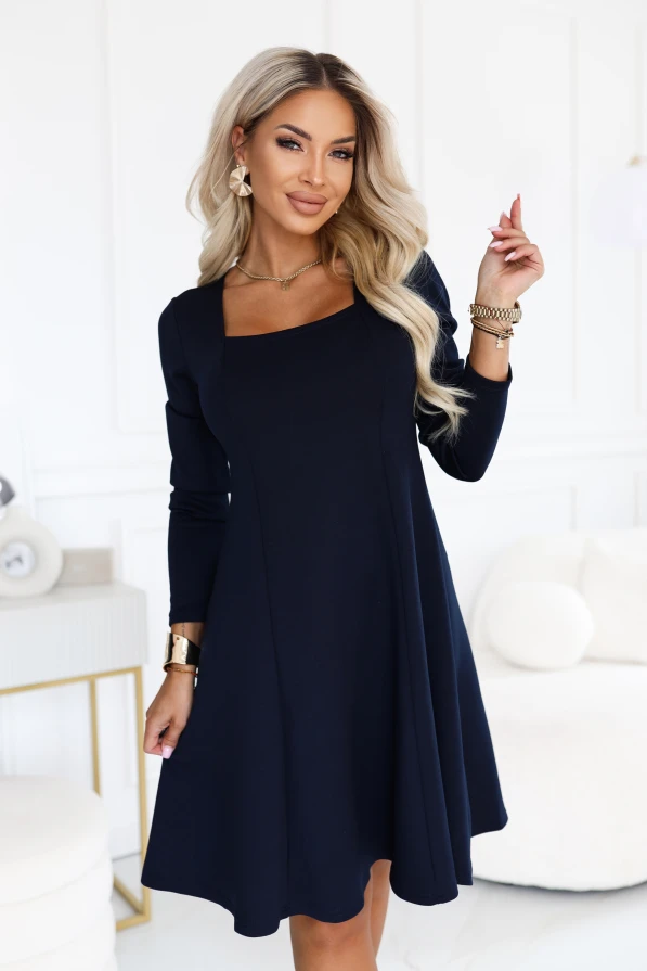 IVANA – tummansininen pitkähihainen A-linjainen mekko